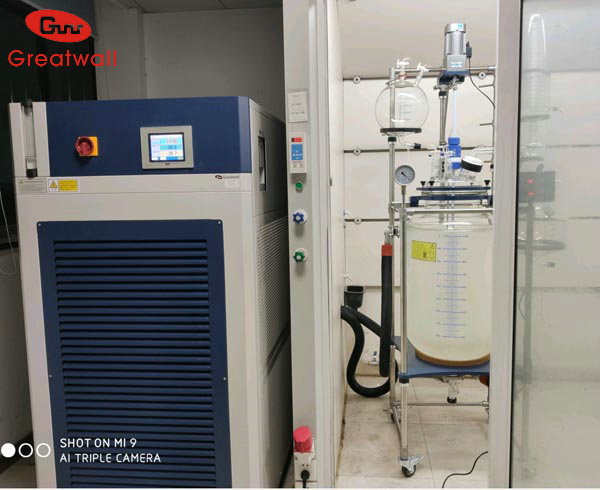 制藥行業(yè)反應釜控溫高低溫一體機