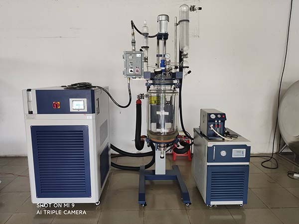 多臺反應釜冷熱源恒溫控制